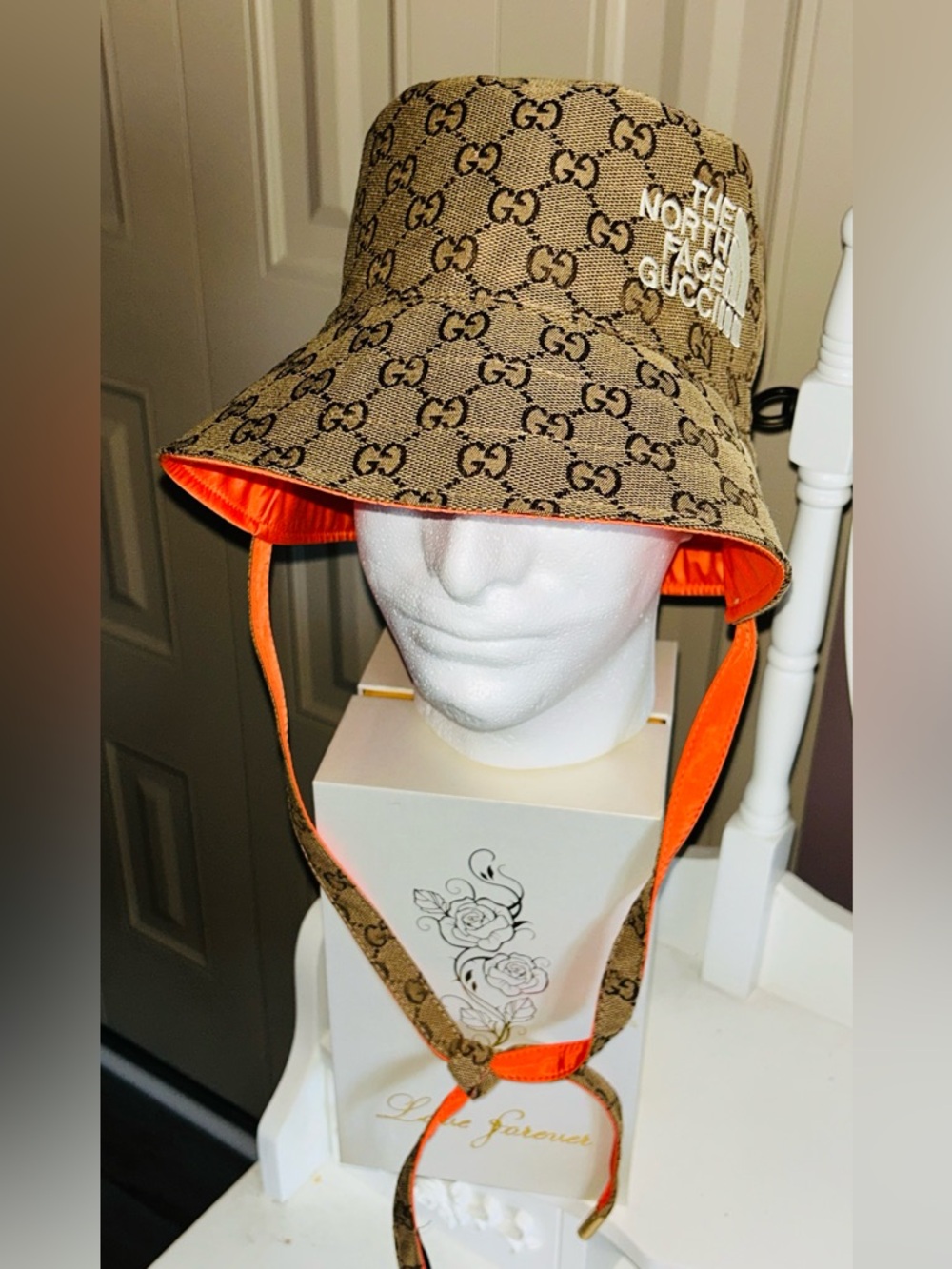 Gucci Bucket Hat 7 3/8” Small reversible Brown Monogram Bright Orange Lining